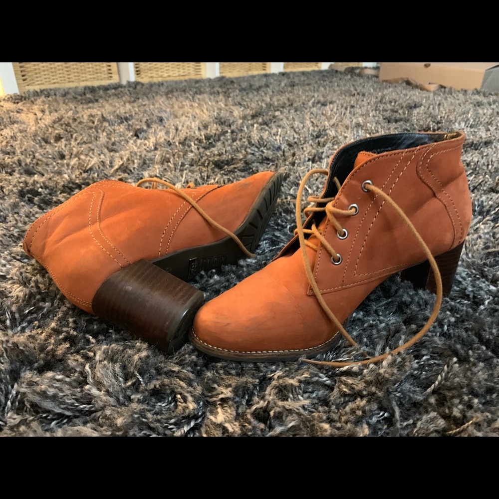 Baldi, women’s boots, size 8,5